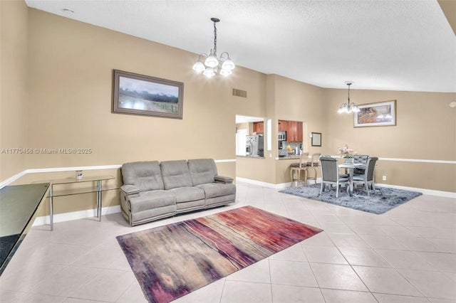 5 of 32 - 2343 Sw 15th Pl, Deerfield Beach, FL