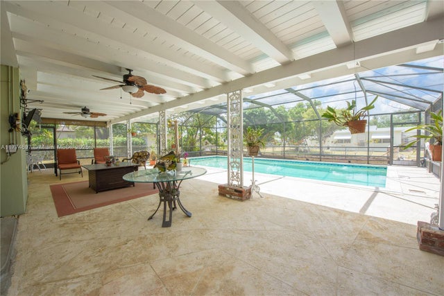 2 of 49 - 434 Nw 20th St, Homestead, FL