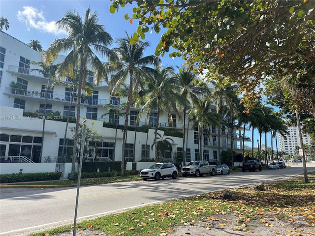 4 of 21 - 2001 Meridian Ave 309, Miami Beach, FL