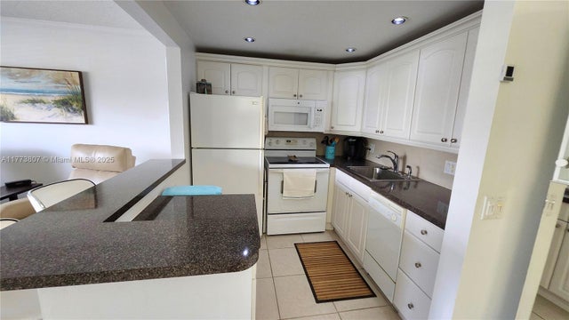 3 of 60 - 2115 E Cambridge E 2115, Deerfield Beach, FL