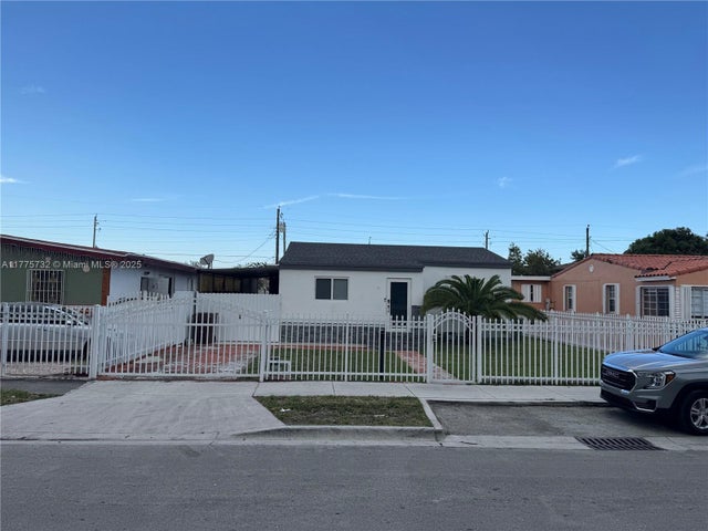 1 of 37 - 653 Se 8th Pl, Hialeah, FL