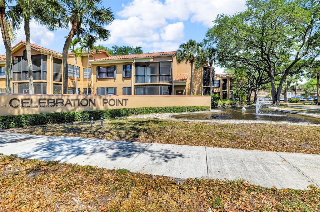 15533 N Miami Lakeway N 106, Miami Lakes