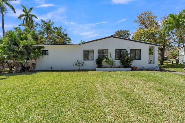 3 of 32 - 1600 Mayo St, Hollywood, FL