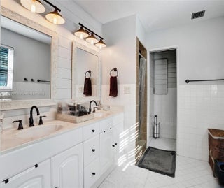 Photo of Listing #A11775723