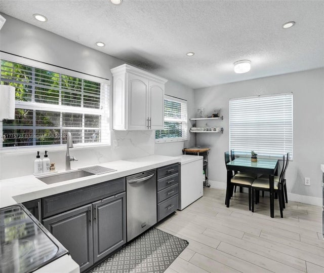2 of 26 - 217 Se 5th St, Dania Beach, FL