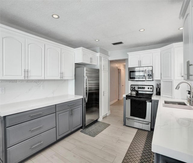 4 of 26 - 217 Se 5th St, Dania Beach, FL