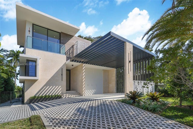 2 of 27 - 5825 Alton Rd, Miami Beach, FL