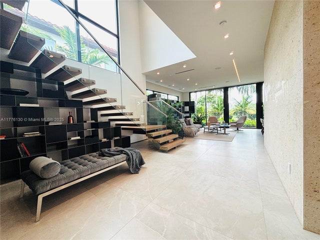 5 of 27 - 5825 Alton Rd, Miami Beach, FL