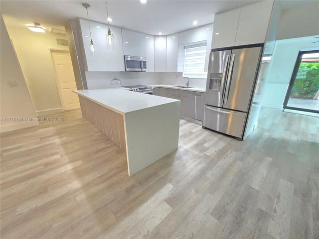 4 of 30 - 5101 Sw 6th Ct, Margate, FL
