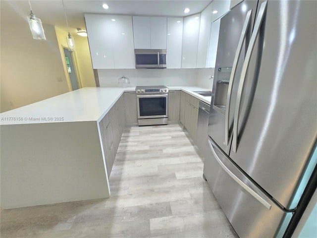 5 of 30 - 5101 Sw 6th Ct, Margate, FL