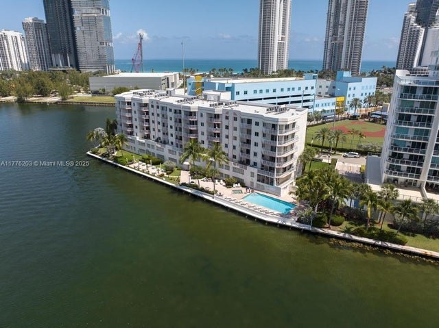 3 of 40 - N/A, Sunny Isles Beach, FL