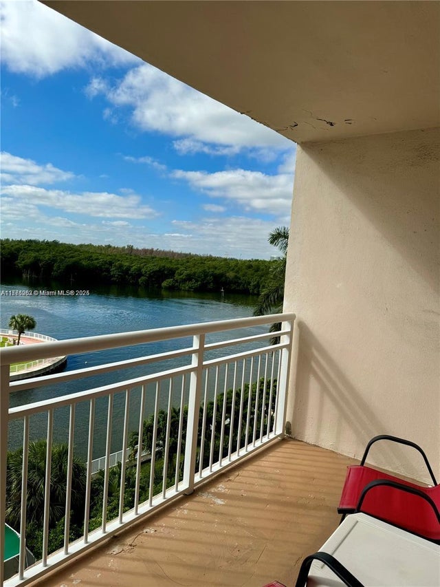 4 of 31 - 400 Kings Point Dr 609, Sunny Isles Beach, FL