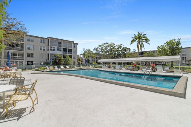 2 of 17 - 4850 Nw 29th Ct 423, Lauderdale Lakes, FL