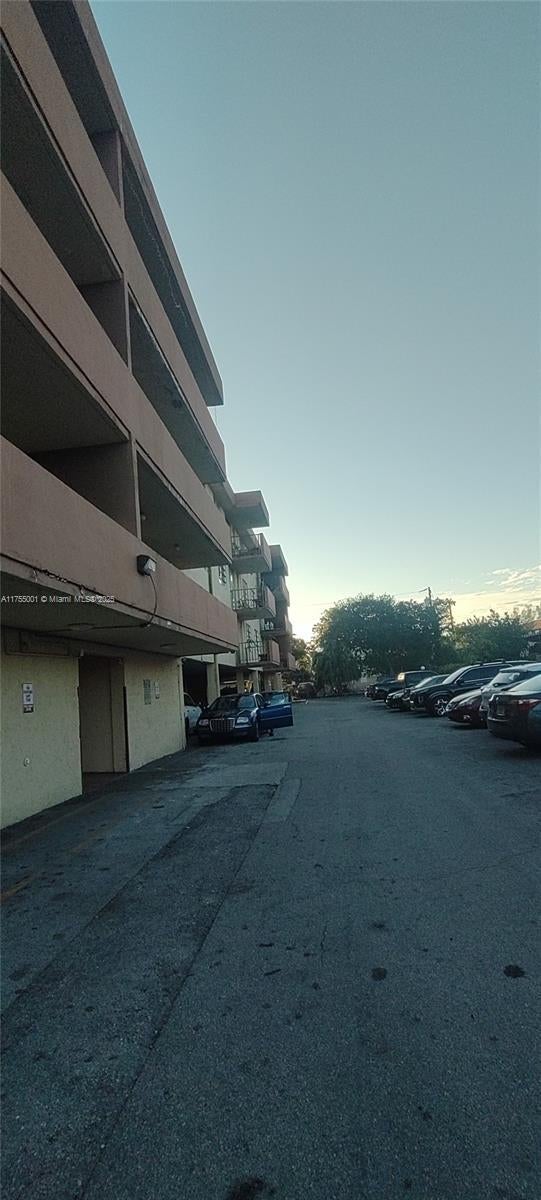 2 of 39 - 13390 Ne 7th Ave 302, North Miami, FL