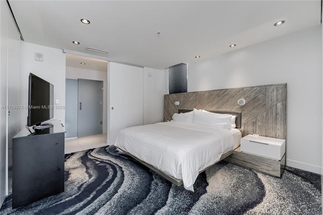 2 of 44 - 3101 Bayshore Dr 1504, Fort Lauderdale, FL