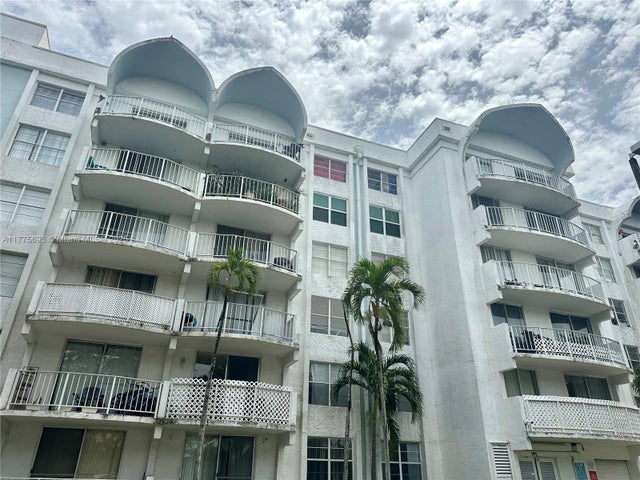 1 of 20 - 484 Nw 165th St Rd A-316, Miami, FL