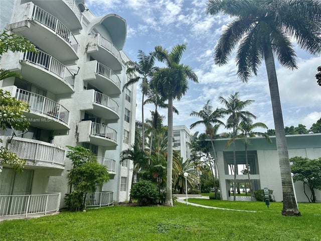 2 of 20 - 484 Nw 165th St Rd A-316, Miami, FL