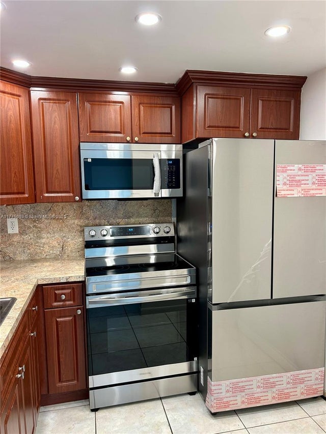 4 of 20 - 484 Nw 165th St Rd A-316, Miami, FL