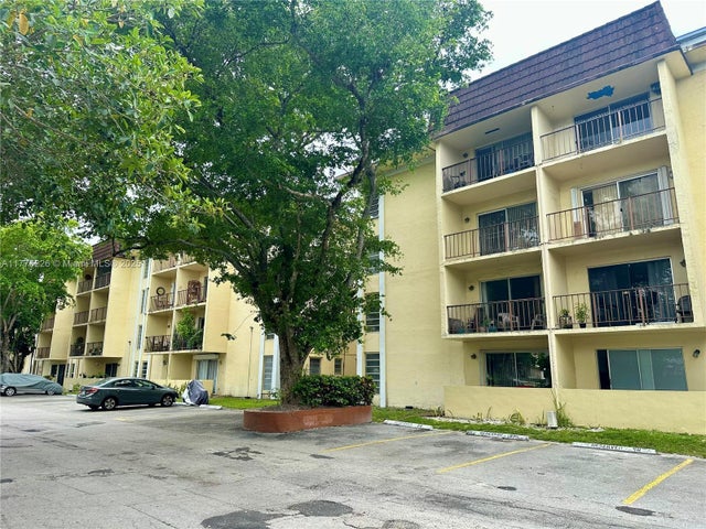 2 of 3 - 11925 Ne 2nd Ave B406, North Miami, FL