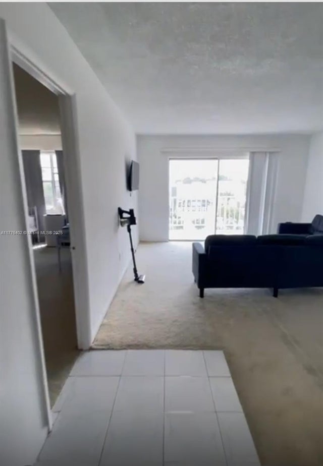 2 of 8 - 496 Nw 165th St Rd D-611, Miami, FL