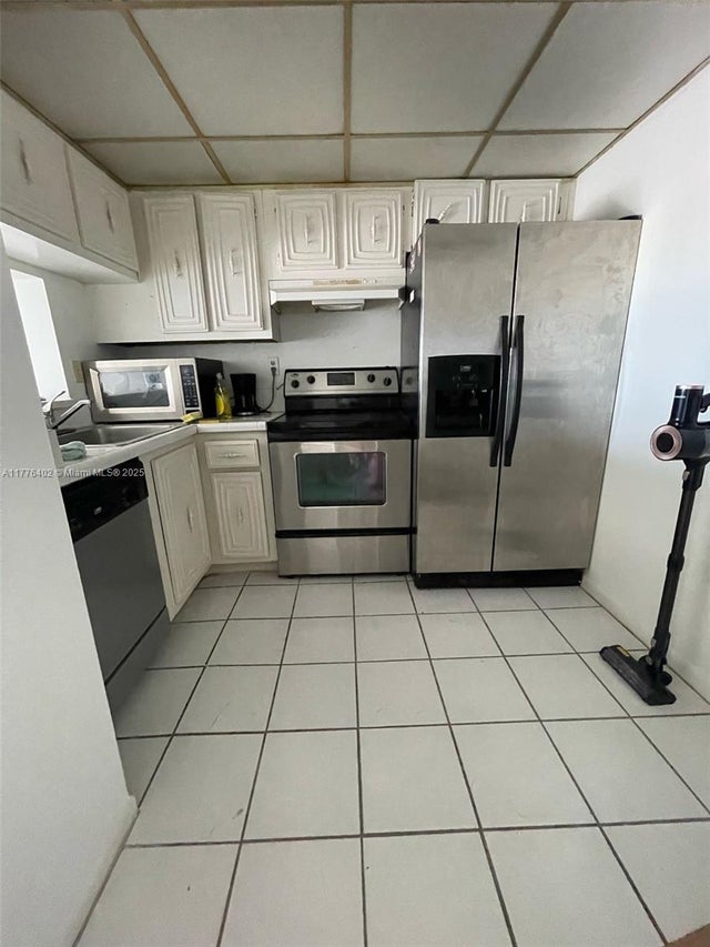 5 of 8 - 496 Nw 165th St Rd D-611, Miami, FL