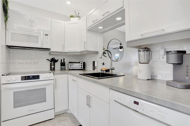 5 of 39 - 3406 Nw 49th Ave 507, Lauderdale Lakes, FL