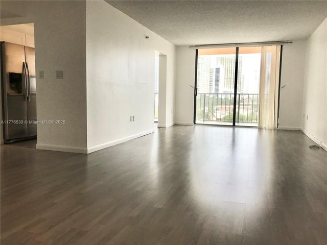3 of 28 - 210 174th St 702, Sunny Isles Beach, FL