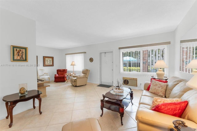 5 of 22 - 3701 Tyler St 104, Hollywood, FL