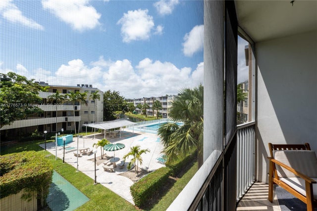 5 of 28 - 1680 Ne 191st St 307-2, Miami, FL