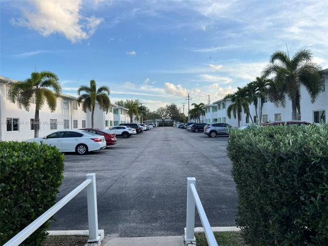 1 of 14 - 1821 Ne 62nd St 428, Fort Lauderdale, FL