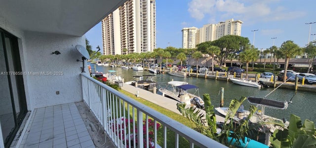 2 of 11 - 1650 Ne 115th St 203, Miami, FL