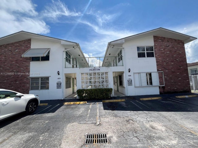 1 of 14 - 1824 Monroe St 1, Hollywood, FL