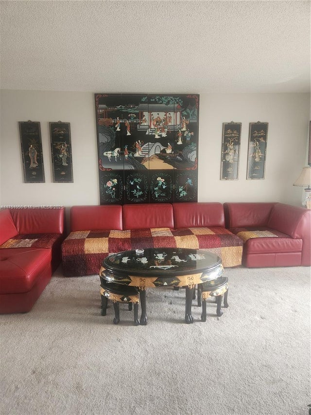 4 of 30 - 4350 Hillcrest Dr 807, Hollywood, FL