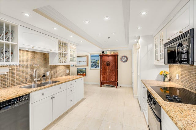 5 of 22 - 10205 Collins Ave 906, Bal Harbour, FL