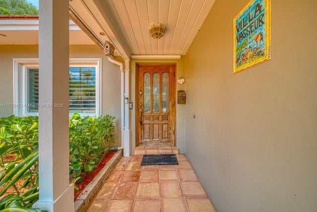 2 of 32 - 1435 Blue Rd, Coral Gables, FL