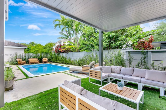 4 of 28 - 13817 Sw 39th Ter, Miami, FL
