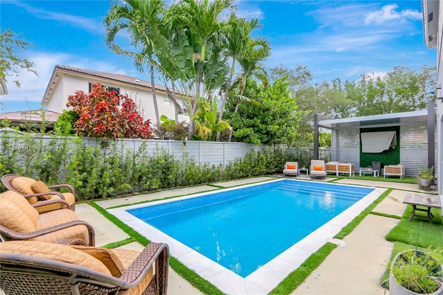 5 of 28 - 13817 Sw 39th Ter, Miami, FL