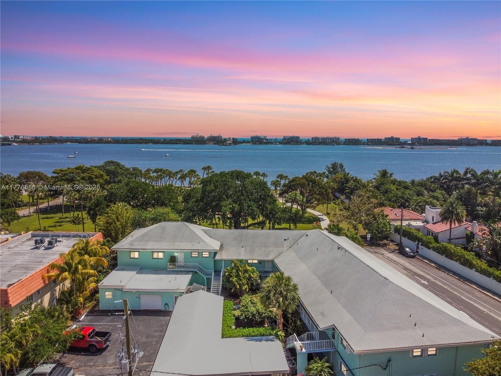 421 S Lakeside Dr 10, Lake Worth