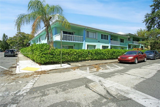 4 of 45 - 421 S Lakeside Dr 10, Lake Worth, FL