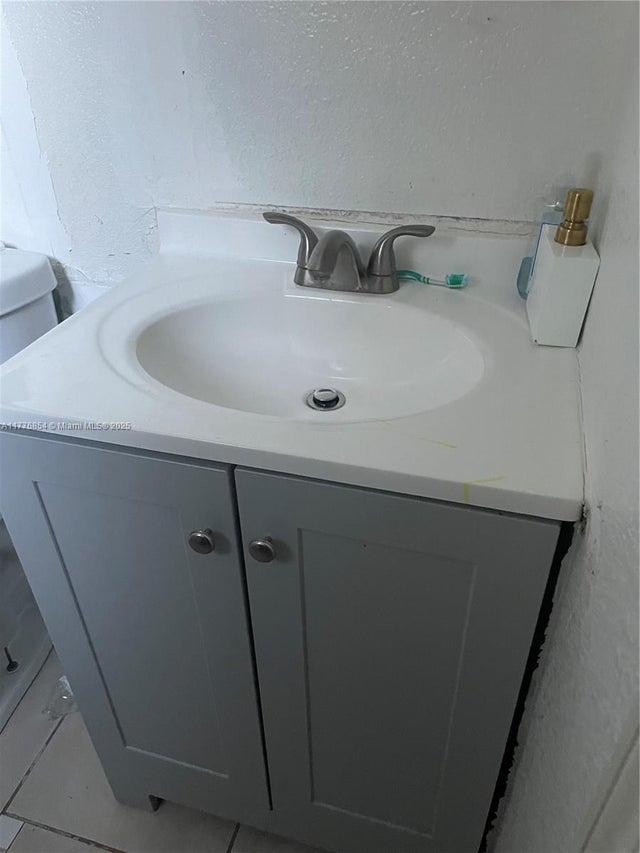 4 of 11 - 1829 N A St 25, Lake Worth, FL