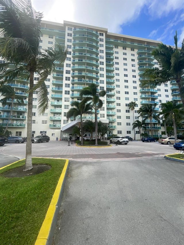 1 of 20 - 19390 Collins Ave 123, Sunny Isles Beach, FL