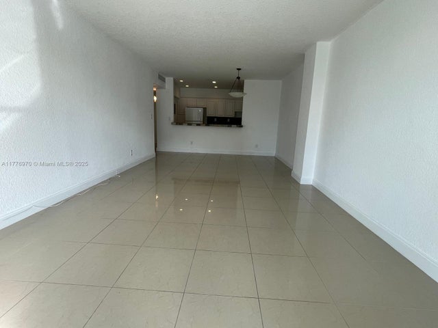4 of 20 - 19390 Collins Ave 123, Sunny Isles Beach, FL