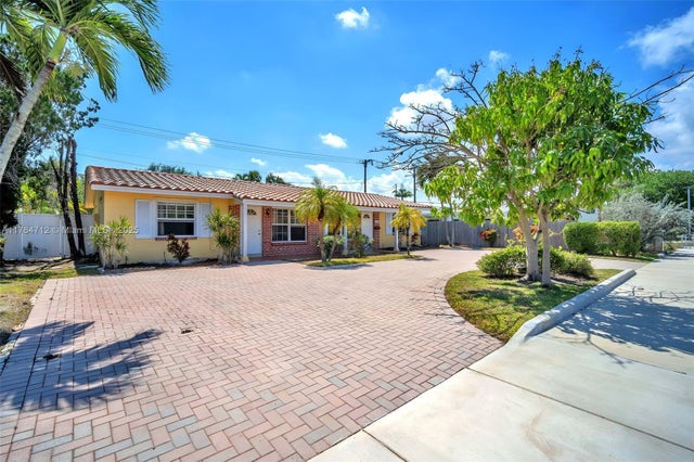 1 of 37 - 1910 Ne 56th St, Fort Lauderdale, FL