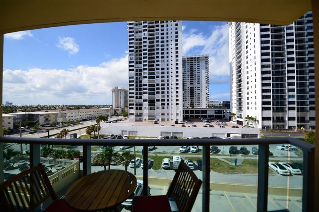 4 of 36 - 2501 S Ocean Dr 539, Hollywood, FL