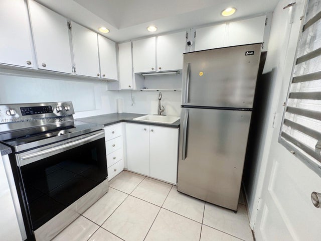 5 of 45 - 2903 Point East Dr K411, Aventura, FL