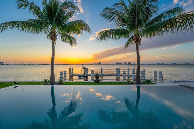 4 of 74 - 7960 Biscayne Point Cir, Miami Beach, FL