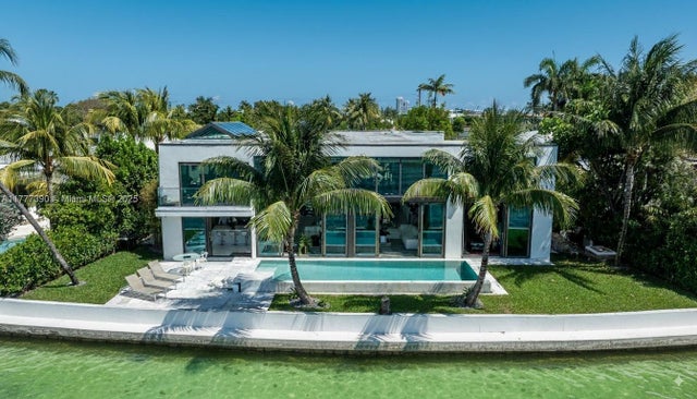 5 of 74 - 7960 Biscayne Point Cir, Miami Beach, FL