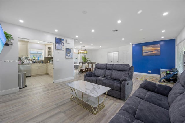 4 of 23 - 321 Sw 11th Ave, Hallandale Beach, FL