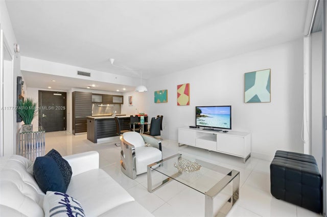 2 of 35 - 200 Biscayne Blvd Way 4311, Miami, FL