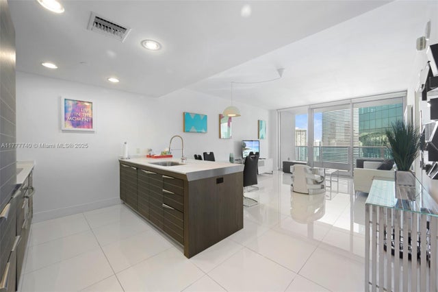 3 of 35 - 200 Biscayne Blvd Way 4311, Miami, FL